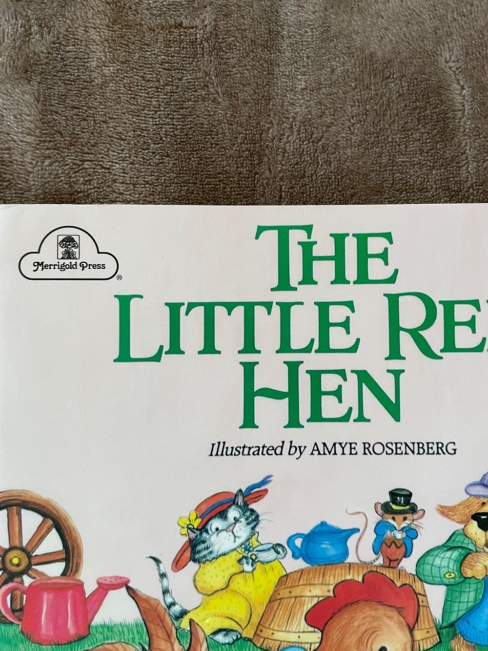 Merrigold Press The Little Red Hen Illustrated Book - Green & White Cover - Picture 2 of 6